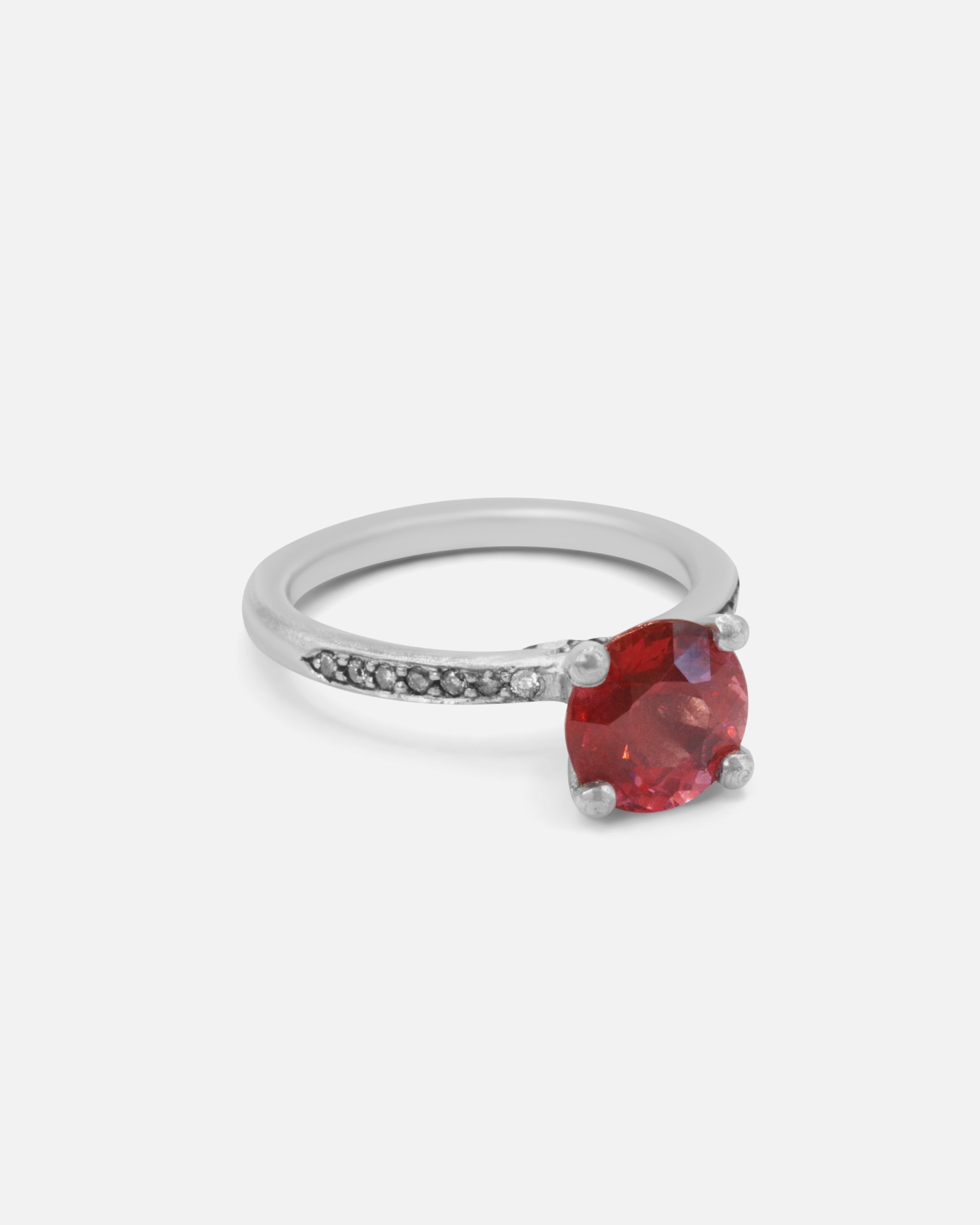 Side view of Imperatrix / Malaya Garnet Ring